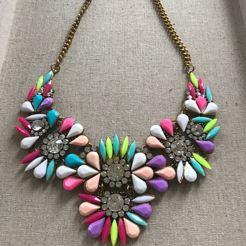 Statement necklace